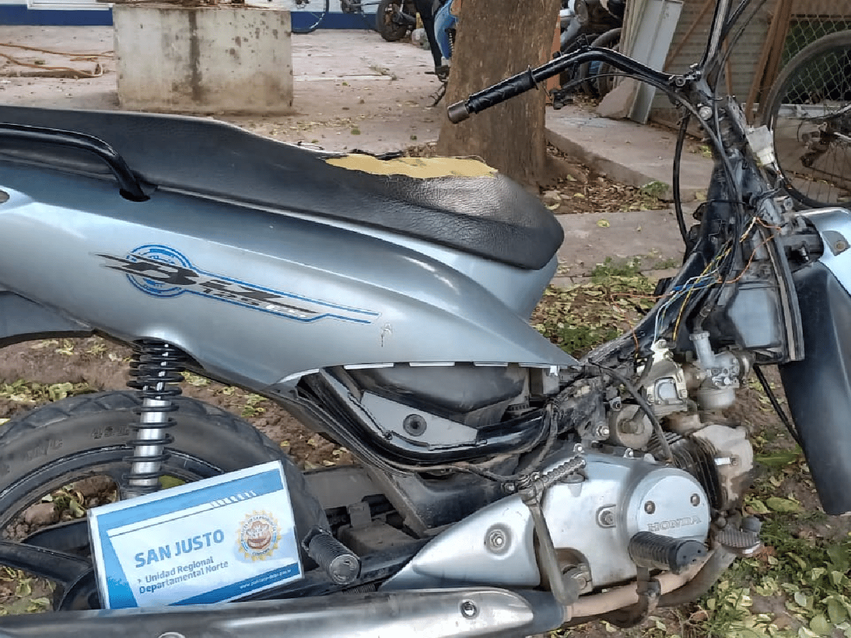 Freyre: dos jóvenes robaron moto y fueron detenidos