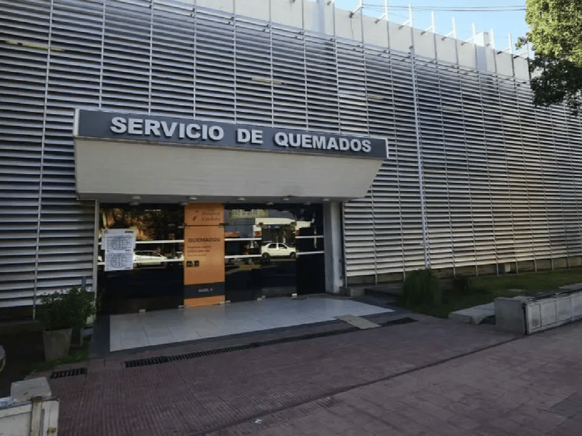 Una mujer, quemada en plena calle de Córdoba: está grave
