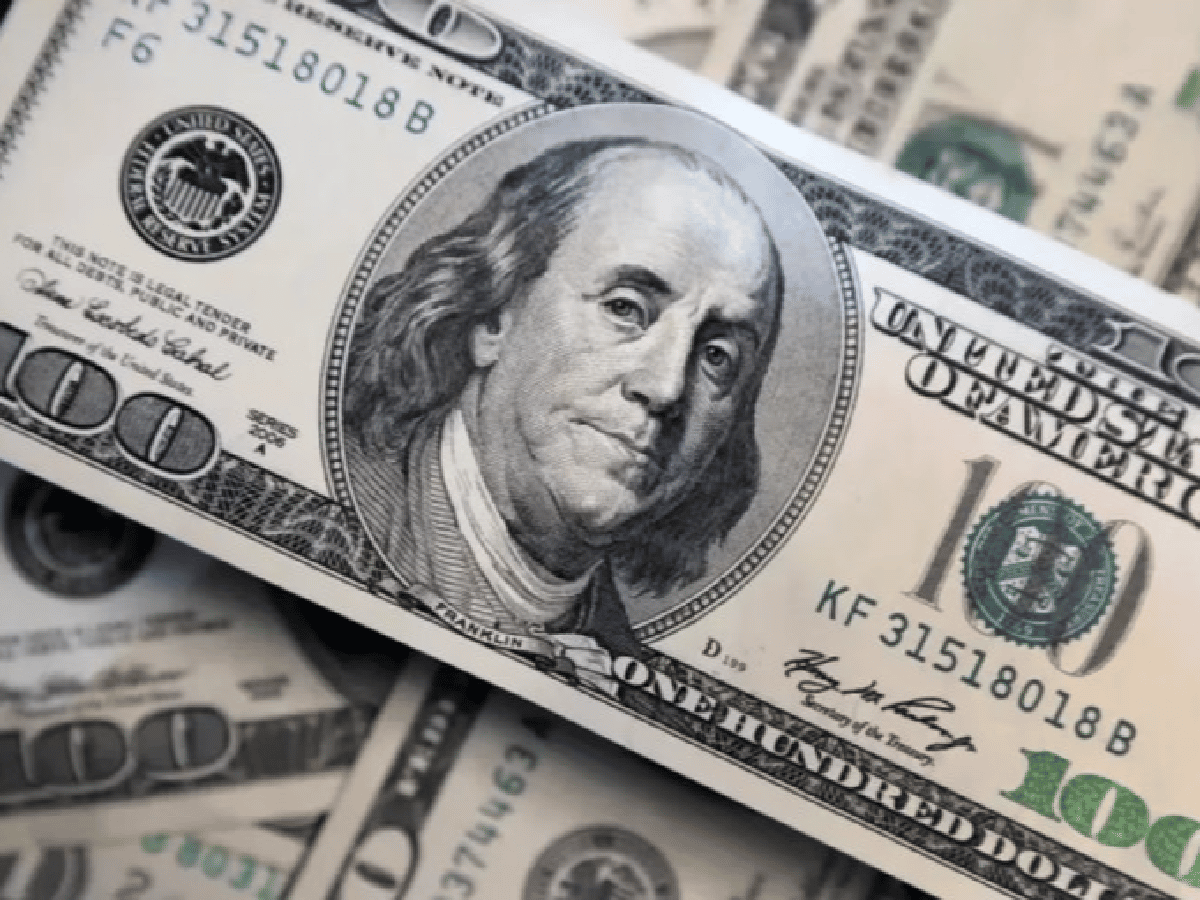 El dólar blue alcanzó un nuevo récord y cerró en $ 394