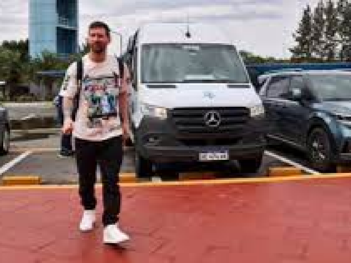 Con Messi a la cabeza, los campeones del mundo llegaron a la Argentina para celebrar el título con los hinchas