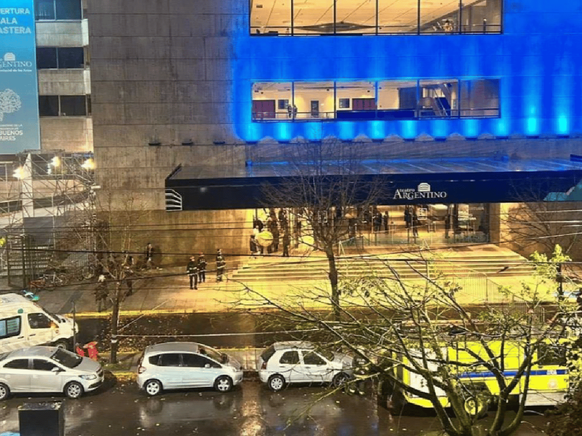 Se derrumbó parte del techo del teatro de La Plata donde Cristina Kirchner habló el jueves