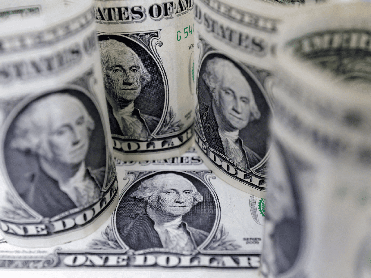 El dólar blue se mantiene estable y se achica la brecha con los financieros