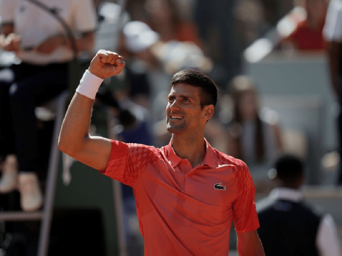 Djokovic se mete en cuartos de final y alcanza récord 