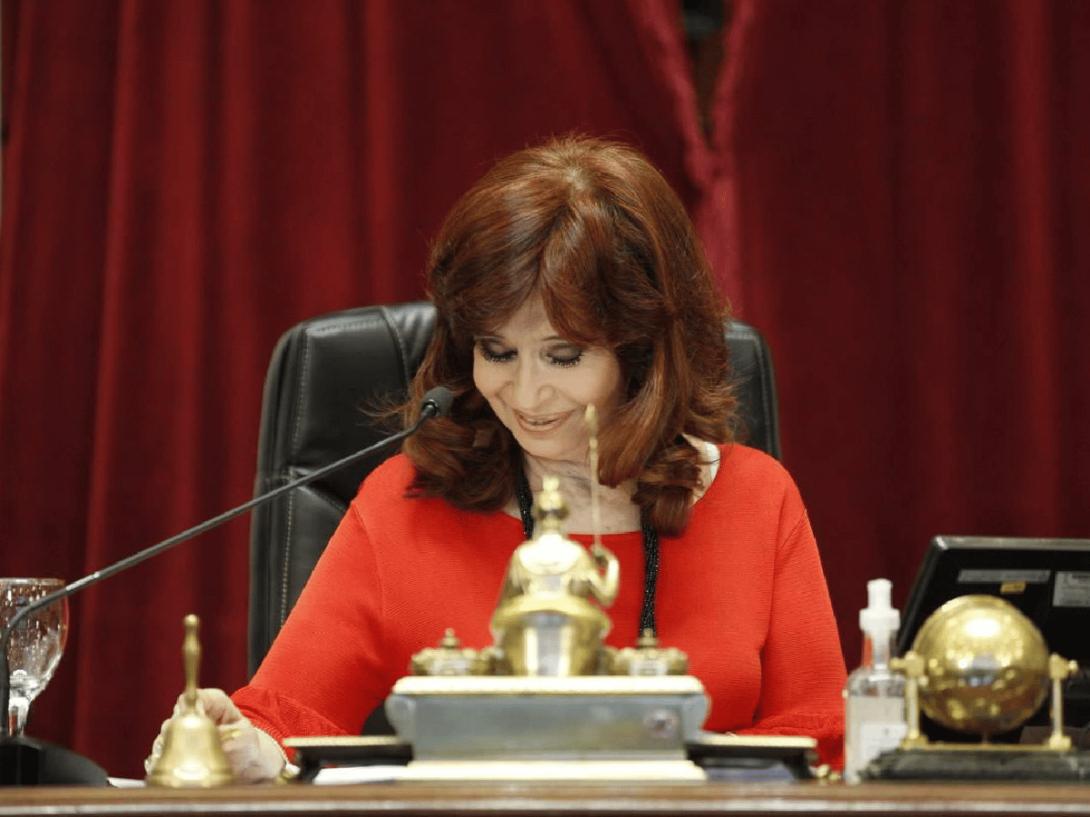 Cristina Kirchner fue sobreseída en la causa por la “Ruta del dinero K”