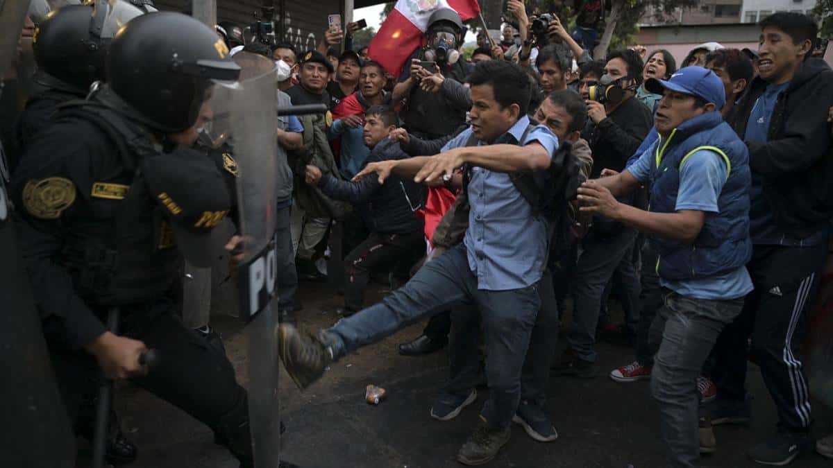 Perú: nuevas marchas en Lima pidiendo la renuncia de Boluarte