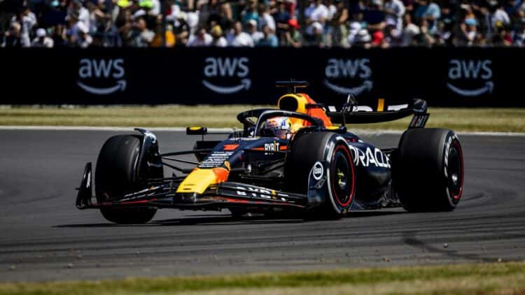 Verstappen el más veloz en los ensayos en Silverstone