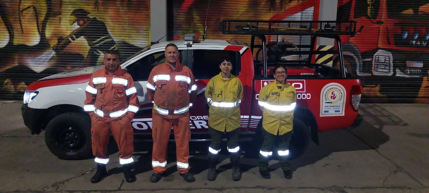 Bomberos sanfrancisqueños combaten los incendios en las sierras de Córdoba