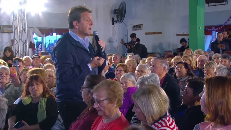Massa anunció un bono de $15.000 en tres cuotas para jubilados