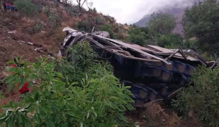 Perú: un ómnibus cayó en un barranco y hay al menos 24 muertos