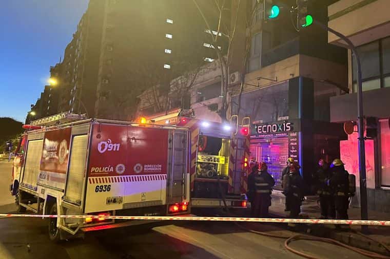 Bomberos acudieron al principio de incendio en Nueva Córdoba