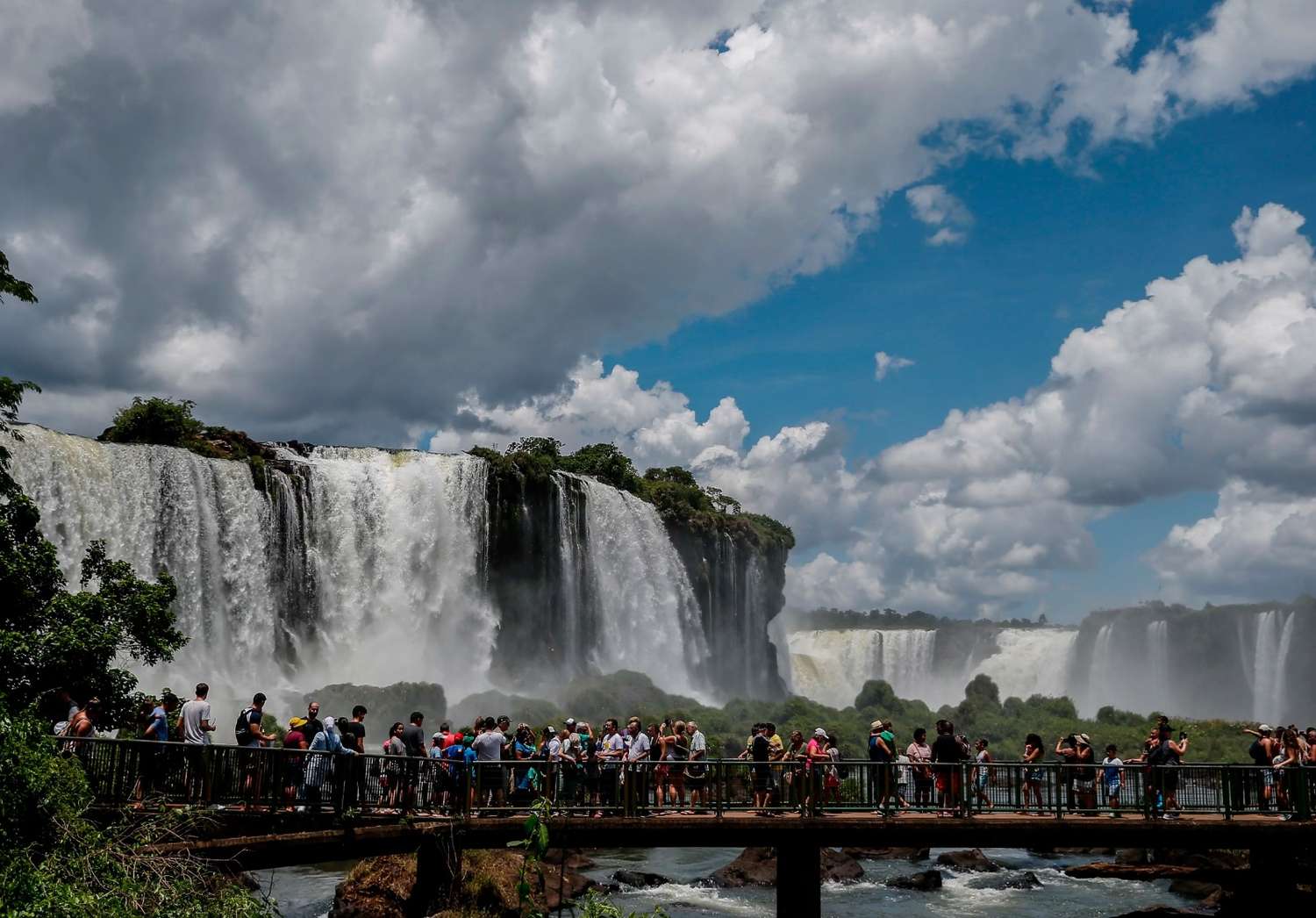 Argentina registró por cuarto mes consecutivo superávit turístico