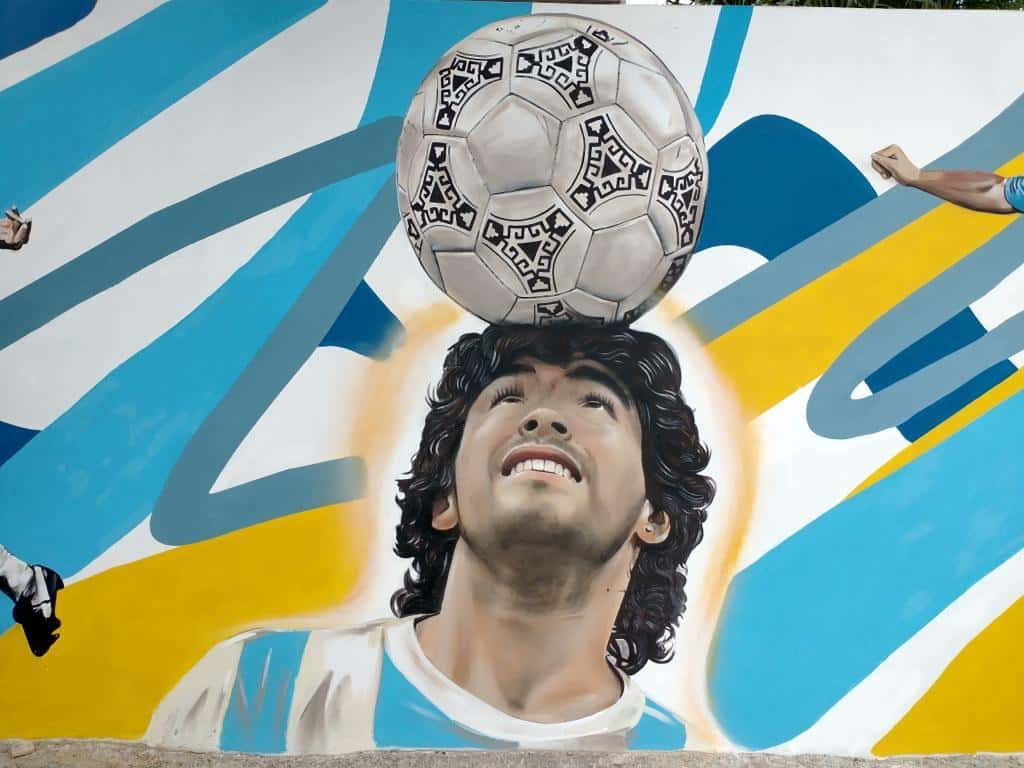 Una sanfrancisqueña diseñó el emotivo mural en la casa de los padres de Maradona