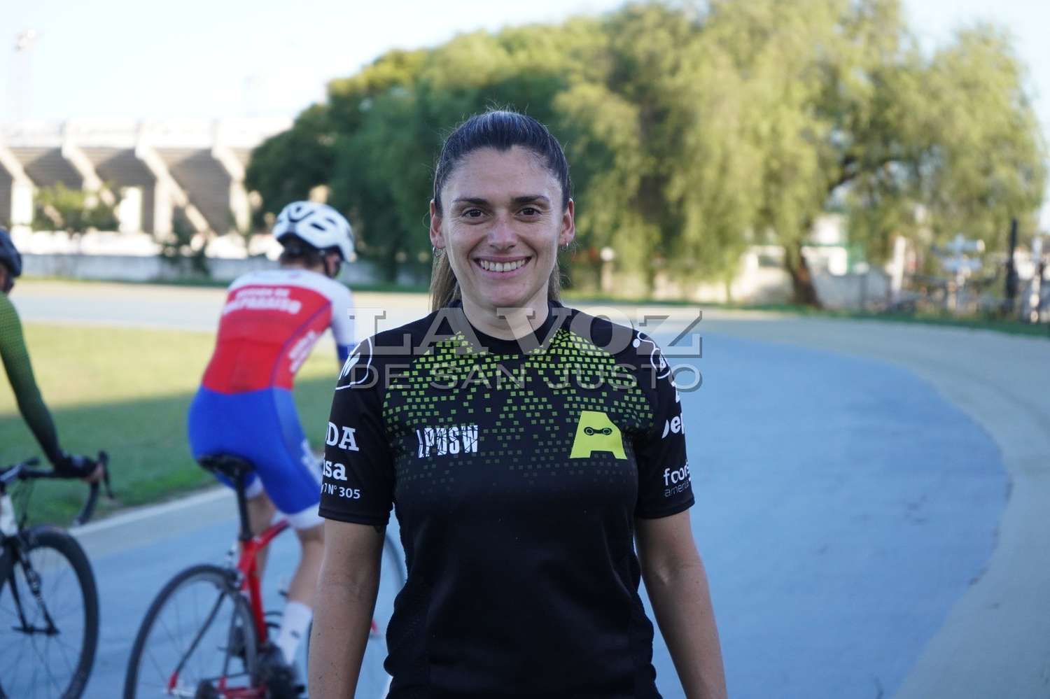 Daiana Almada, reconocida ciclista y entrenadora de nuestra ciudad.