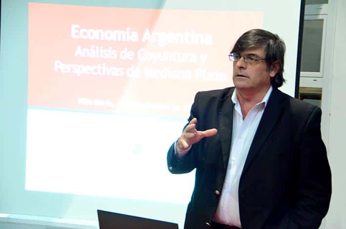 El economista Carlos Seggiaro disertará este viernes en el CES