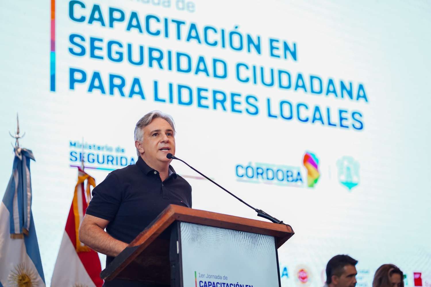 Llaryora cerró el primer encuentro en el Centro de Convenciones Córdoba.