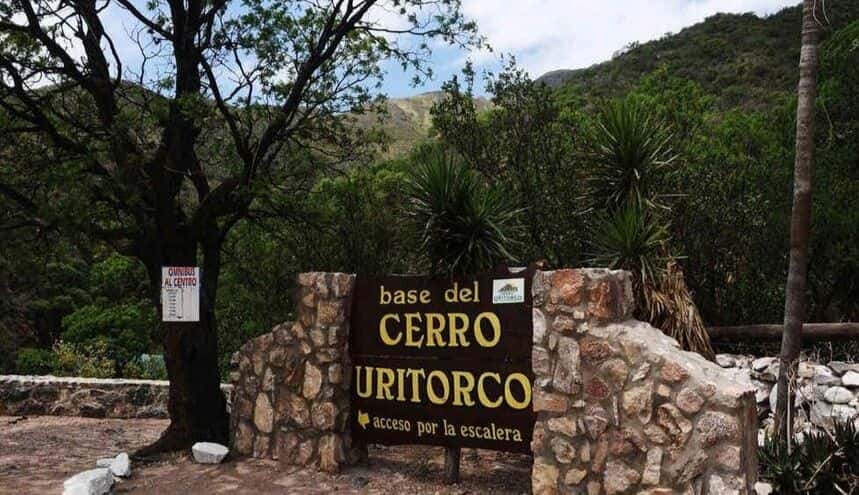 Buscan a dos personas accidentadas en el cerro Uritorco en Capilla del Monte