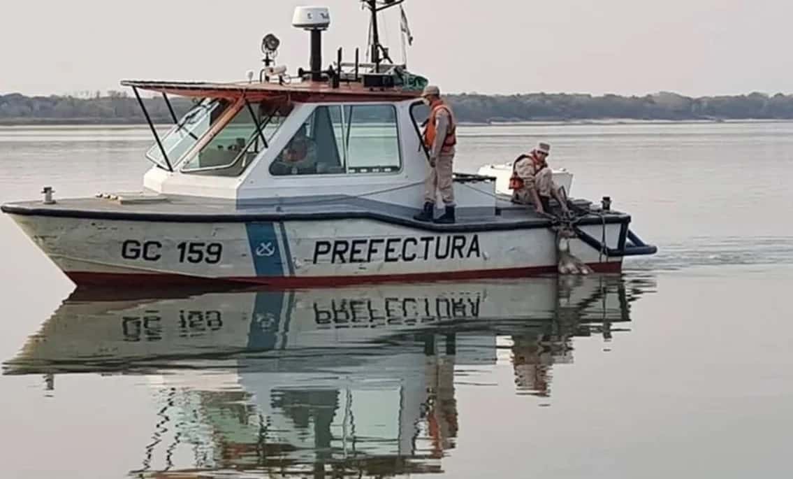 Dos adolescentes compitieron por $1000 a ver cuál nadaba más rápido en el río Paraná y murieron ahogados.