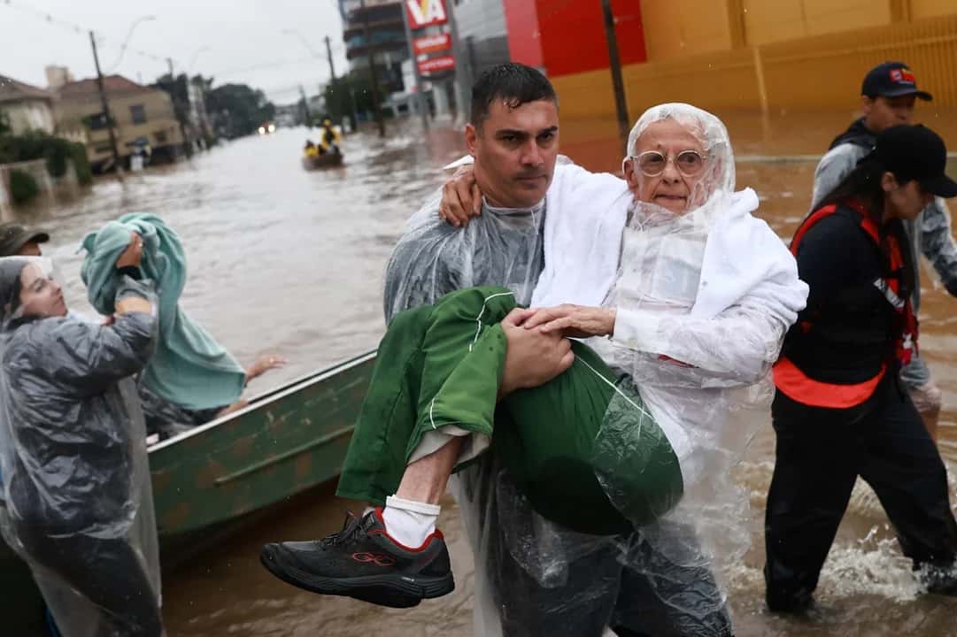 Hay 126 muertos y 141 desaparecidos por las inundaciones en el sur de Brasil