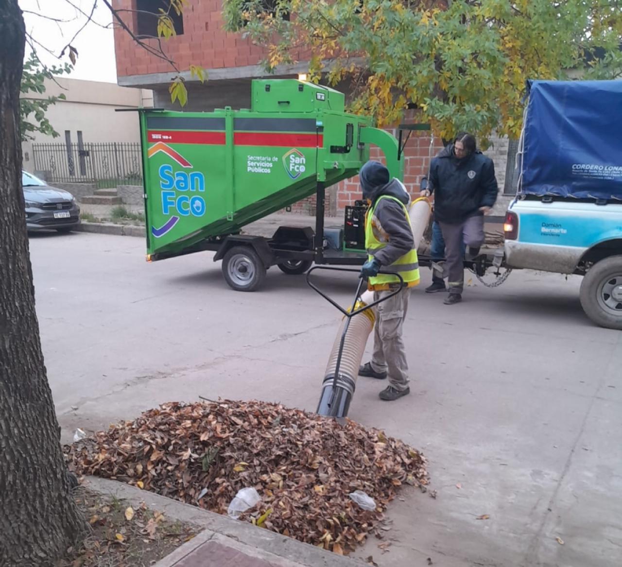 El municipio lleva a cabo tareas de mantenimiento, barrido y limpieza ...