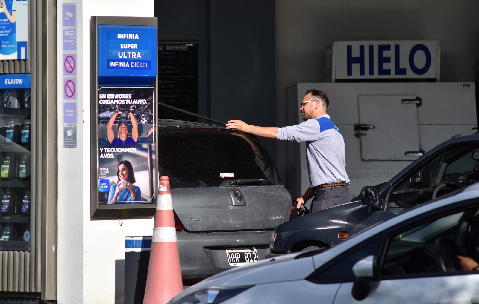 La venta de combustibles cayó 22 puntos