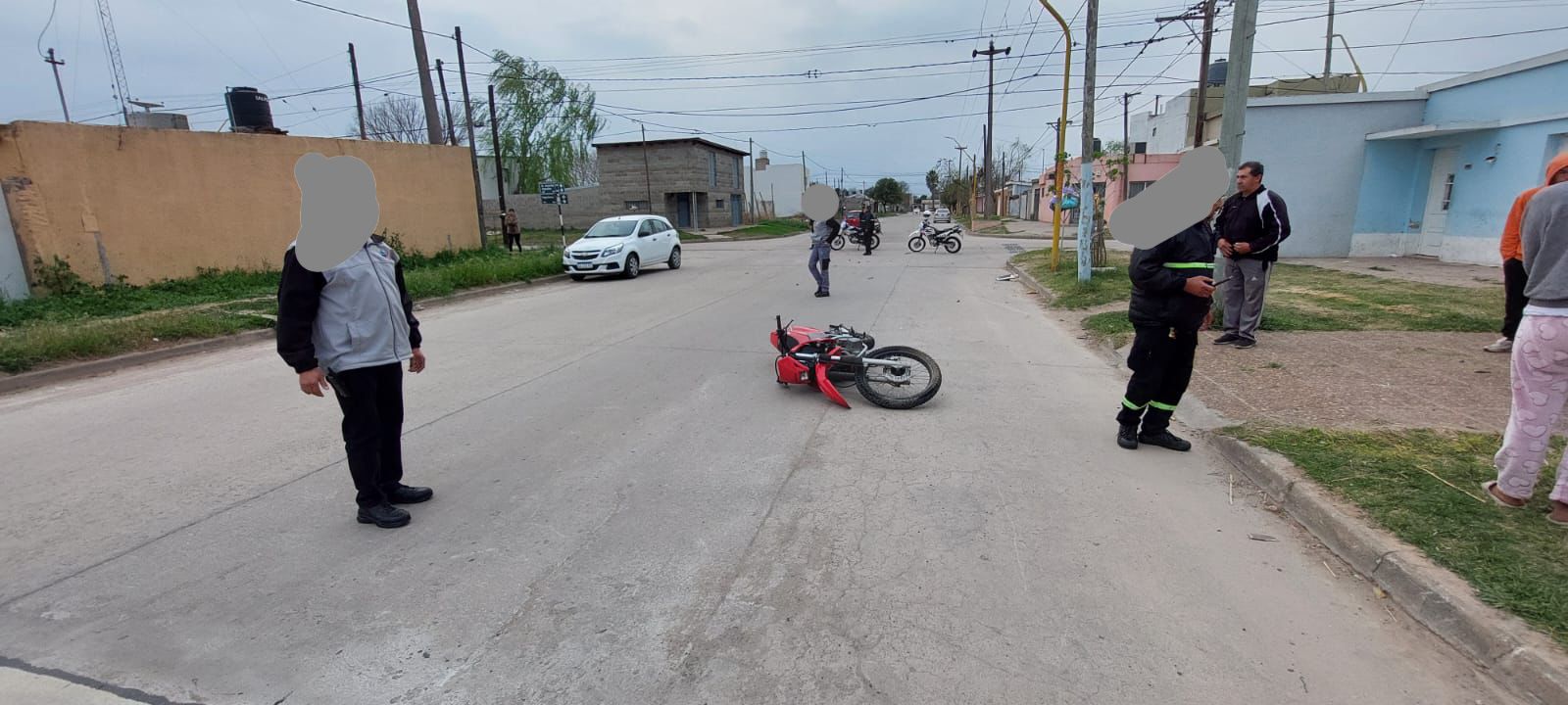 El accidente ocurrió en la intersección de Av. Antártida Argentina e Ingenieros