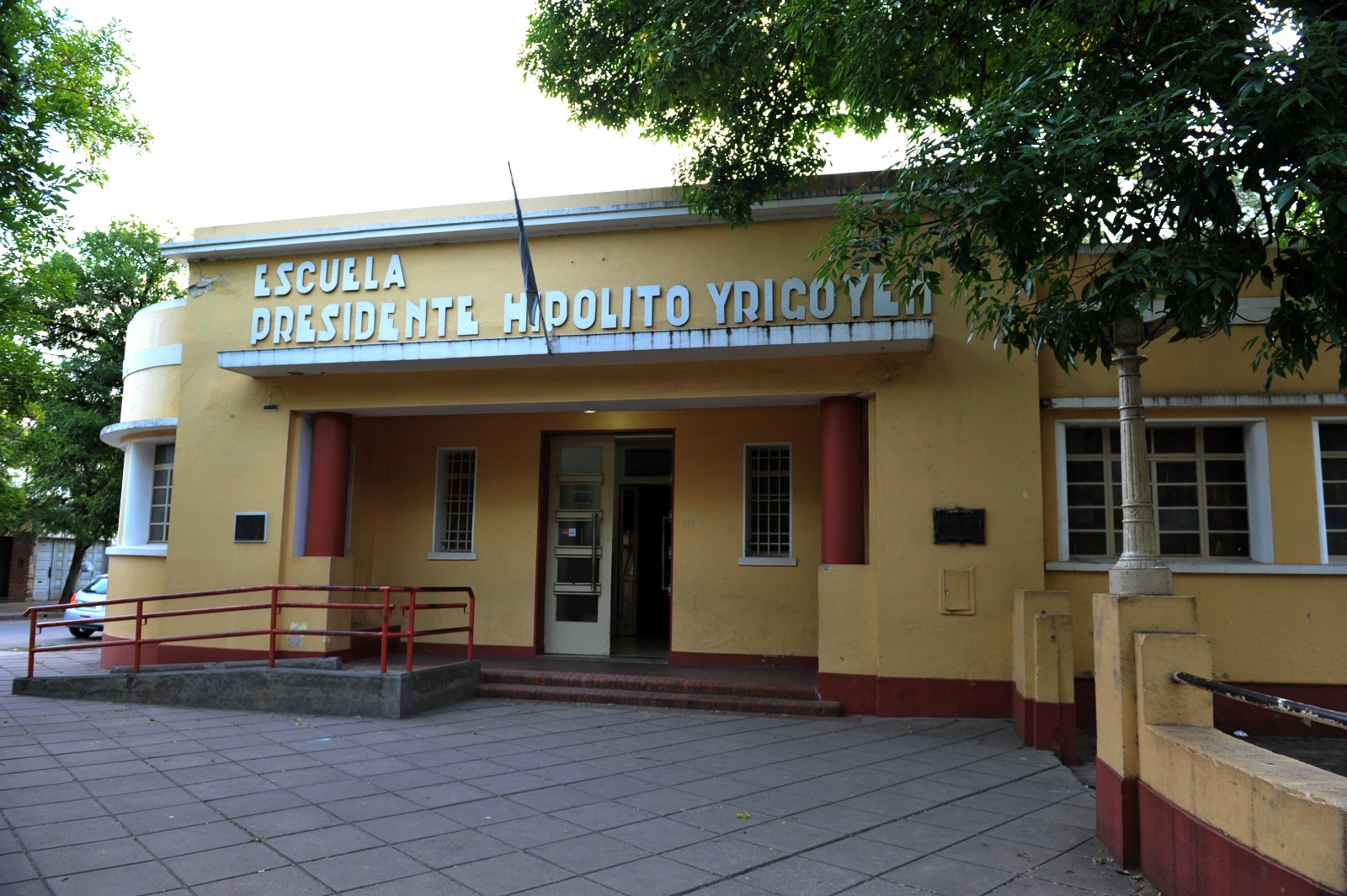 La chala está abierta a toda la comunidad en el edificio de la Escuela “Pte. Hopólito Yrigoyen”